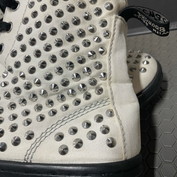 Dr. Martens Shorestud white spiked canvas shoes - Picture 11 of 16
